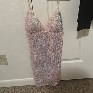 Fashion Nova never worn NWT sequined mini dress in an iridescent color size l